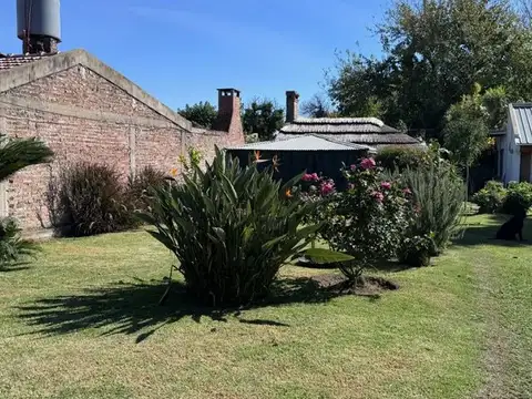 Lote 800 m2, con vivienda zona industrial Ituzaingó