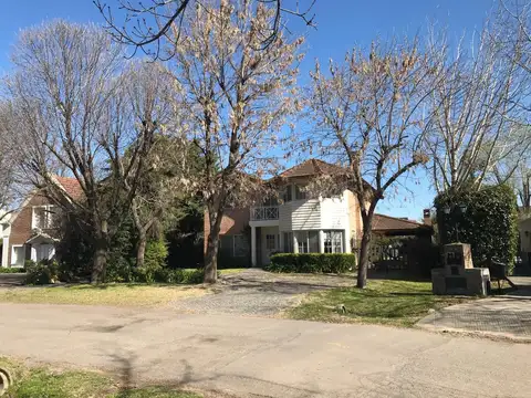 Casa en venta en Countries/B.Cerrado (Pilar)