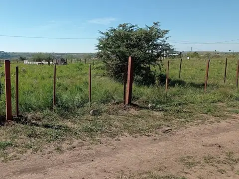 EN VENTA  TERRENO PLANO EN YACANTO DE CALAMUCHITA