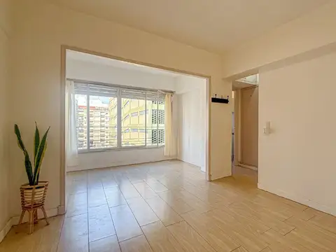 VENTA DE MONOAMBIENTE CENTRO AL FRENTE LUMINOSO