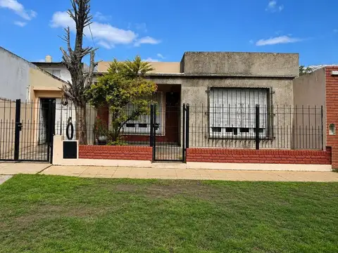 Casa centrica de 2 dormitorios en venta