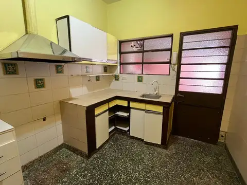 VENTA PH 4 AMBIENTES ESPACIO GUARDA COCHE R. MEJIA