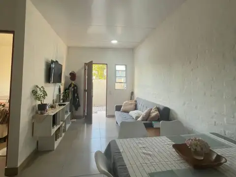 Casa 4 ambientes con 1 baño