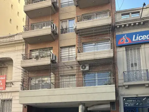 Granaderos 100, Piso 2