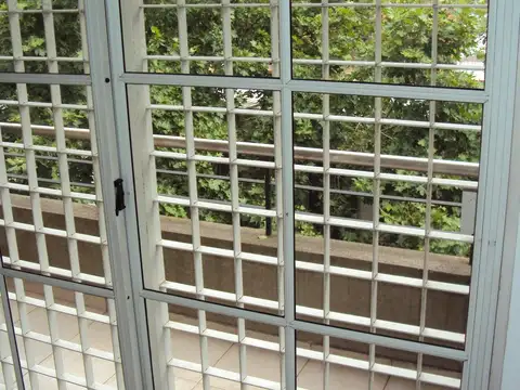 Departamento en Alquiler en Moron Sur, $ 420.000