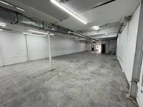 Galpón en alquiler DE 300 M2  en Flores, a metros avenida avellaneda (foco comercial)