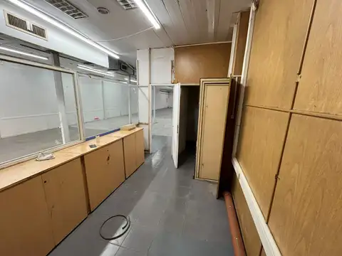 Galpón en alquiler DE 300 M2  en Flores, a metros avenida avellaneda (foco comercial)
