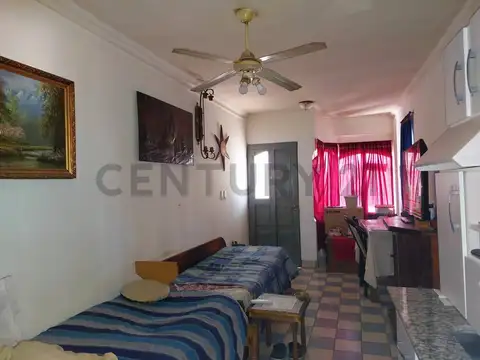 Casa 8 ambientes con 3 baños