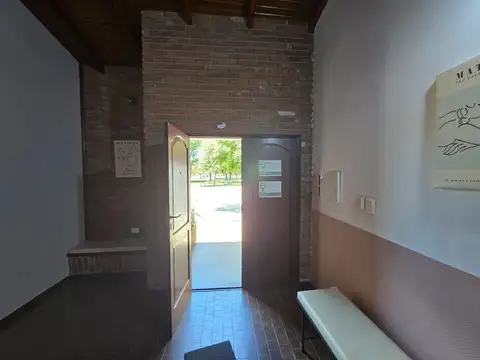 Casa 8 ambientes con 3 baños