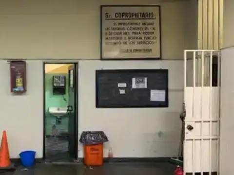 Cochera en edificio privado de cocheras - Zona Balvanera Uriburu al 400