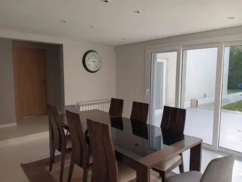 Casa en Alquiler al Oeste