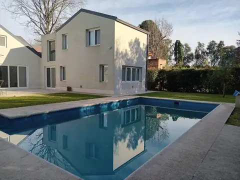 Casa en Alquiler 5 Ambientes en Golfers Country Club