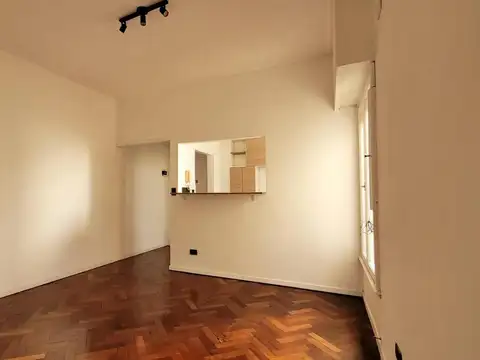 Jerónimo Salguero e/ Avenida Rivadavia y Bartolomé Mitre