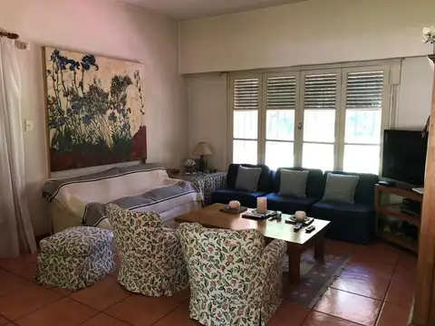 Casa en Venta en Barrio Parque Leloir, USD 480.000