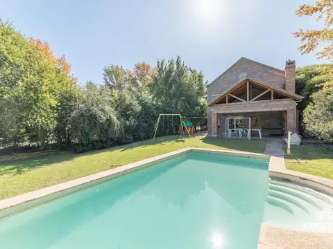 Venta / Permuta - Casa 4 dormitorios - Carlos Pellegrini, barrio privado - Fisherton, Rosario