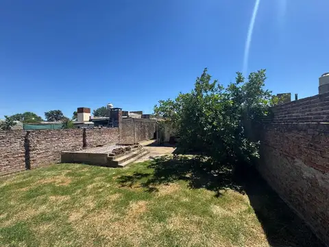 CASA EN VENTA EN PERGAMINO CON PATIO