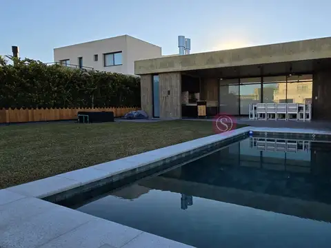 Casa  en Venta en Santa Elena, Pilar del Este, Pilar