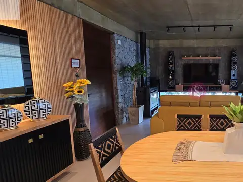 Casa 4 ambientes con 3 baños