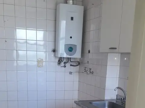 Departamento en alquiler  en muy buen estado en Monte Castro