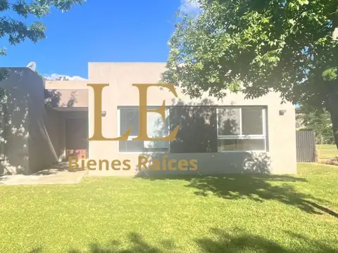 Casa 4 ambientes con 4 baños