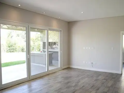 Casa 5 ambientes con 6 baños