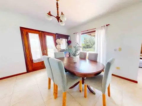 Casa 5 ambientes con 3 baños