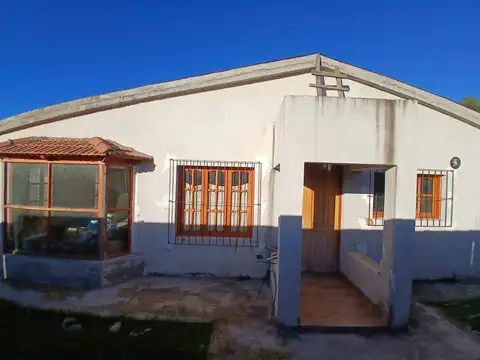CASA VENTA LA SILLETA CON PILETA 4 DORMITORIO