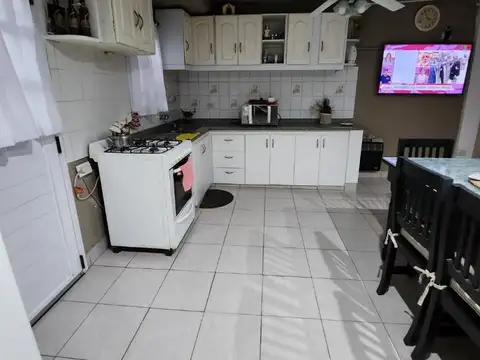 Depto Tipo Casa 4 ambientes con 2 baños