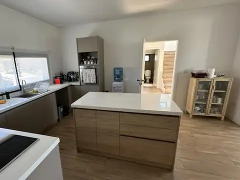 Casa en Venta en El Canton - Norte, USD 348.000