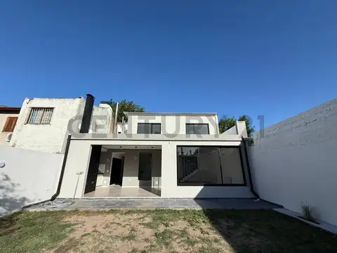 Calle 496 entre 28 y 29 3300, Piso 0