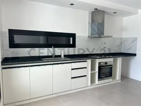 Casa 4 ambientes con 2 baños