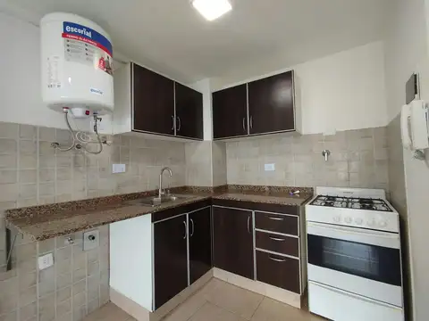 Departamento de 2 ambientes a 100 mts de la Universidad