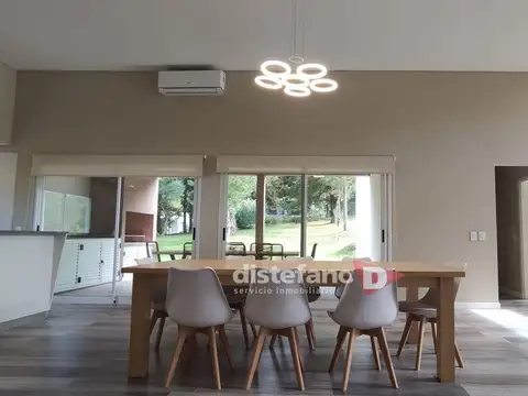 Casa en Venta al Este