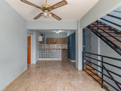 Depto Tipo Casa 4 ambientes con 2 baños