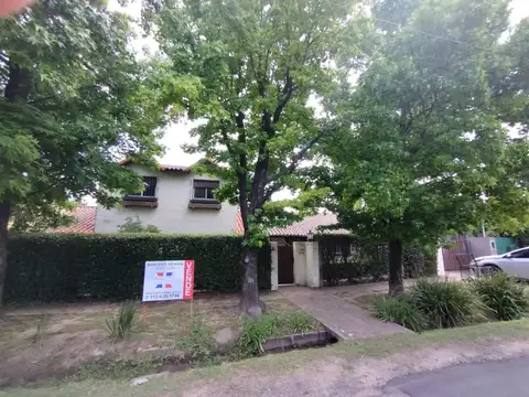 Casa en venta Bella Vista, Zona Club de Regatas