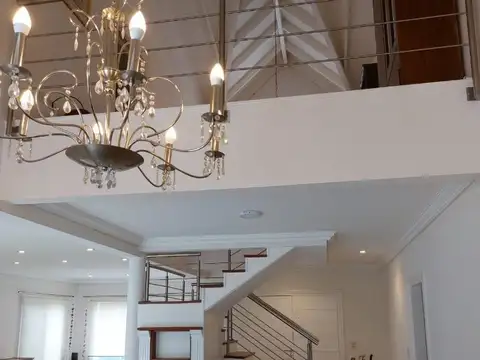 Casa en Venta en Campos De Álvarez, USD 400.000