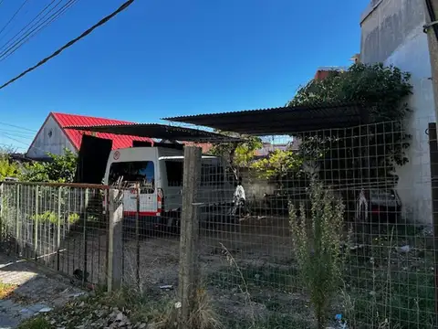 Venta terreno con mejoras en Aires Puros
