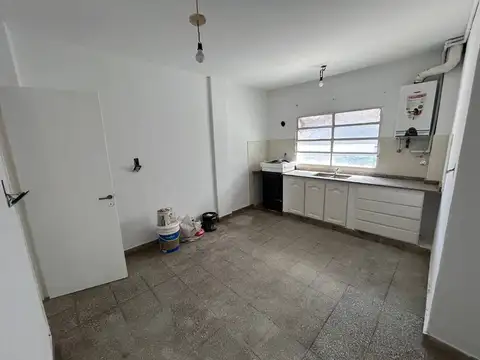 DEPARTAMENTO 3 AMBIENTES CON BALCON Y TERRAZA.