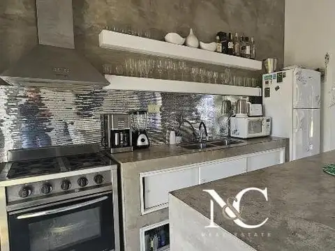 Casa en Venta con 4 cocheras