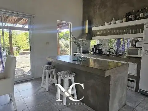 Casa 4 ambientes con 3 baños