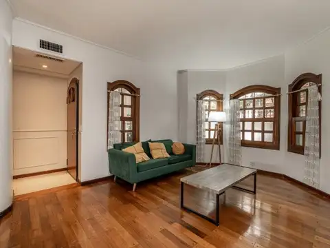 Casa - A m Parque Centenario - Jardín - Cochera