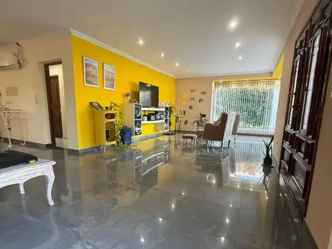Casa en Alquiler de 3 dormitorios