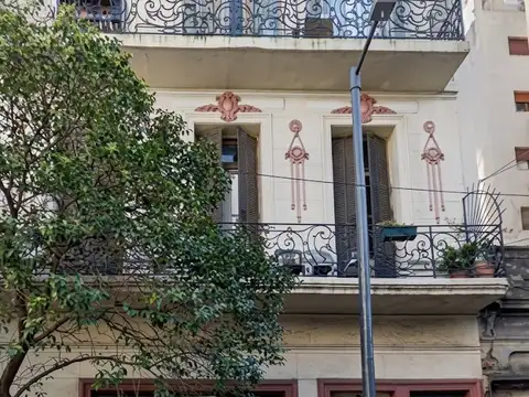 Depto Tipo Casa en Venta de 5 ambientes