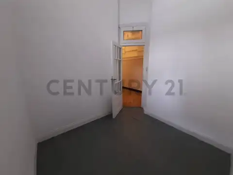 Venta de Local en Belgrano, Capital Federal.Local comercial ubicado frente al Hospital ...