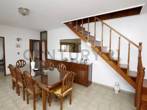 Casa con Local en Venta en La Plata