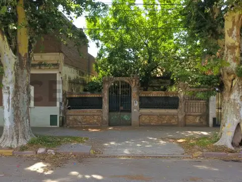 Venta Casa a demoler en Barrio Jorge Cura, Rosario