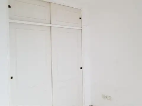 Casa de 2 ambientes con cochera