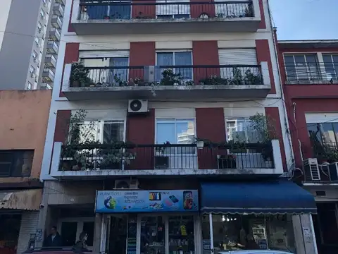 Depto. 4 ambientes c/ Patio en Banfield