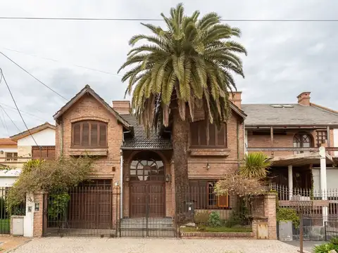 VENTA CASA EN HAEDO 4 AMB - PERMUTA