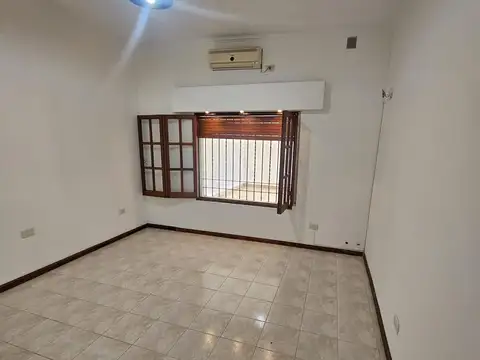 CasaJ.M. Estarda  al 400 Grad. Baigorria , metros rio, terreno, 3 dormitorios, 2 cocheras